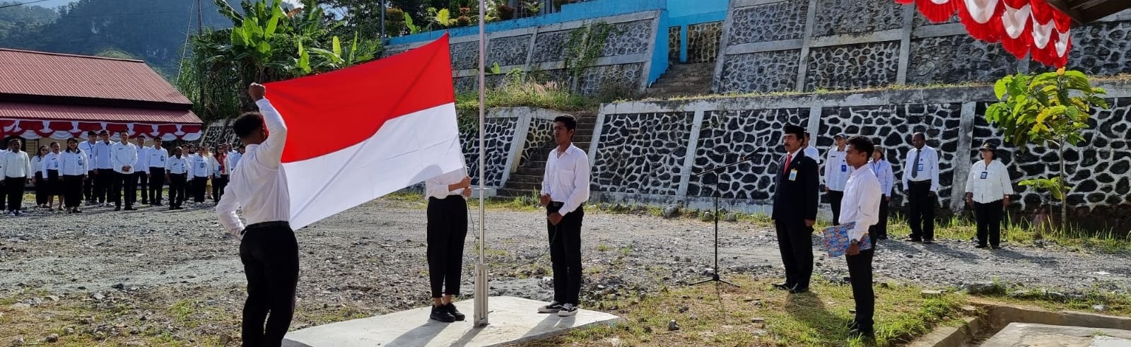 ISBI Tanah Papua Menyelenggarakan Upacara Bendera Memperingati HUT Kemerdekaan RI Ke-78 Tahun